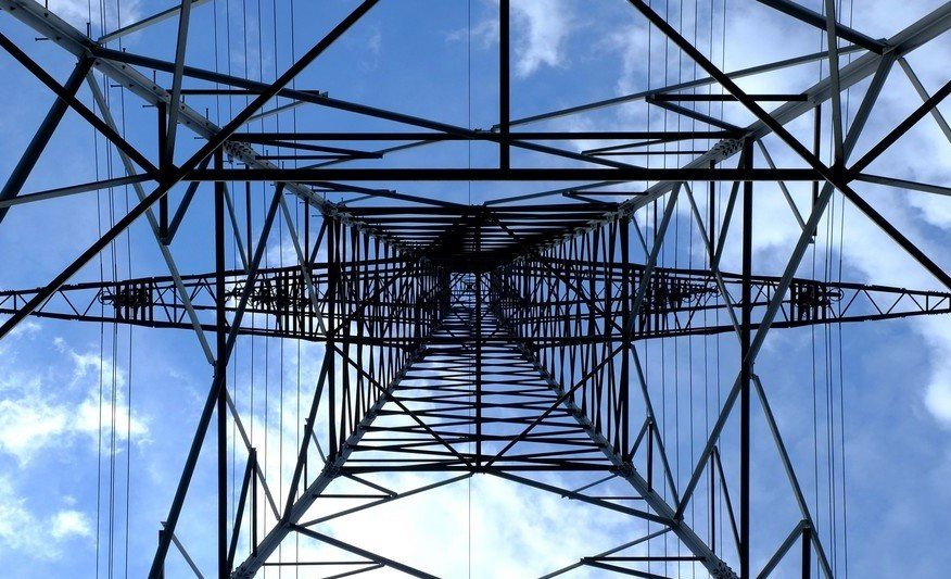 Empowering the Power Sector: The Use of Wearable and Immersive Tech in Utilities