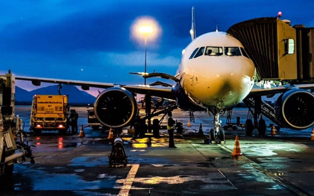 Making Your Next Flight Safer and Smoother with Wearable AR+VR